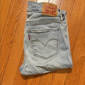 Levi's Women's Classic Light Blue Skinny Jeans